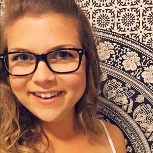 Meet your Posher, Rebecca